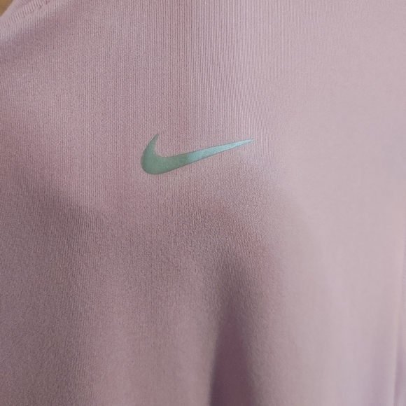 Nike Pink and Purple Fitted Short Sleeve Tee, Size Small - Picture 4 of 6